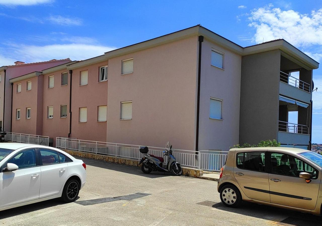 Apartment Idlerocks Trogir Eksteriør bilde